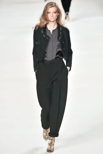 Look 28